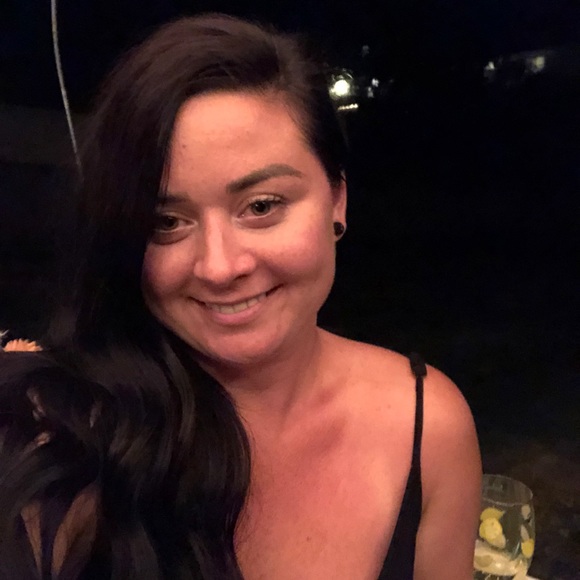 Meet your Posher, Michelle - Picture 1 of 1